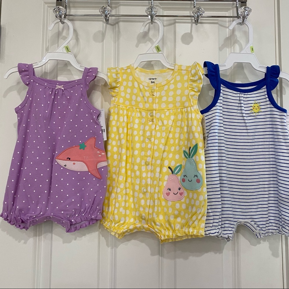 Super cute Carter 3 months bundle  rompers brand new!